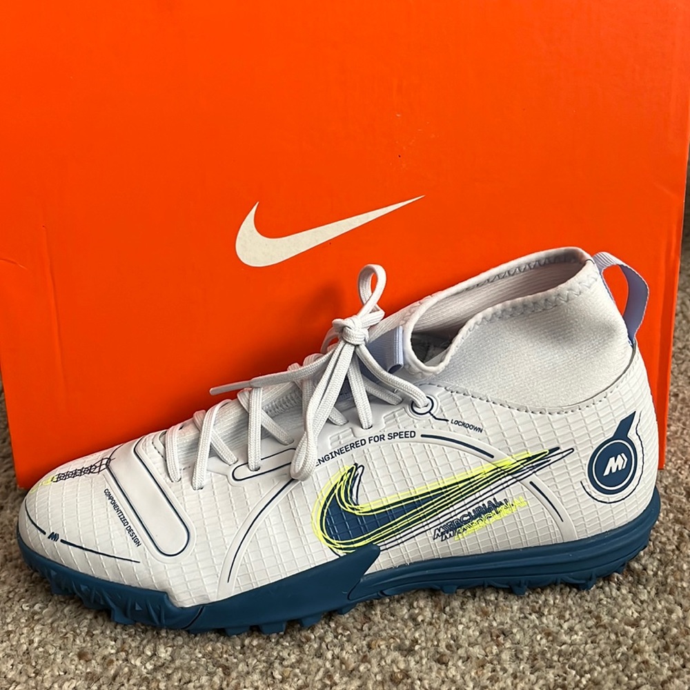 Nike Jr Superfly 8 Academy Soccer Cleats